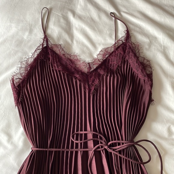 Vince. NWT lace trim pleated dress - Picture 3 of 7